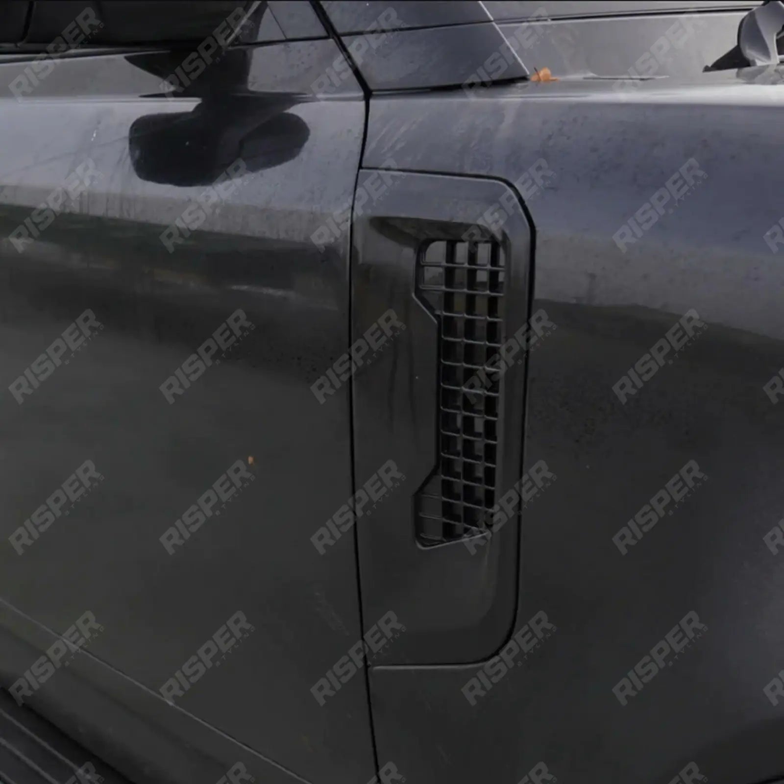Side Vents in Gloss Black For Land Rover Defender L663 90 / 110 / 130 2020 Onward