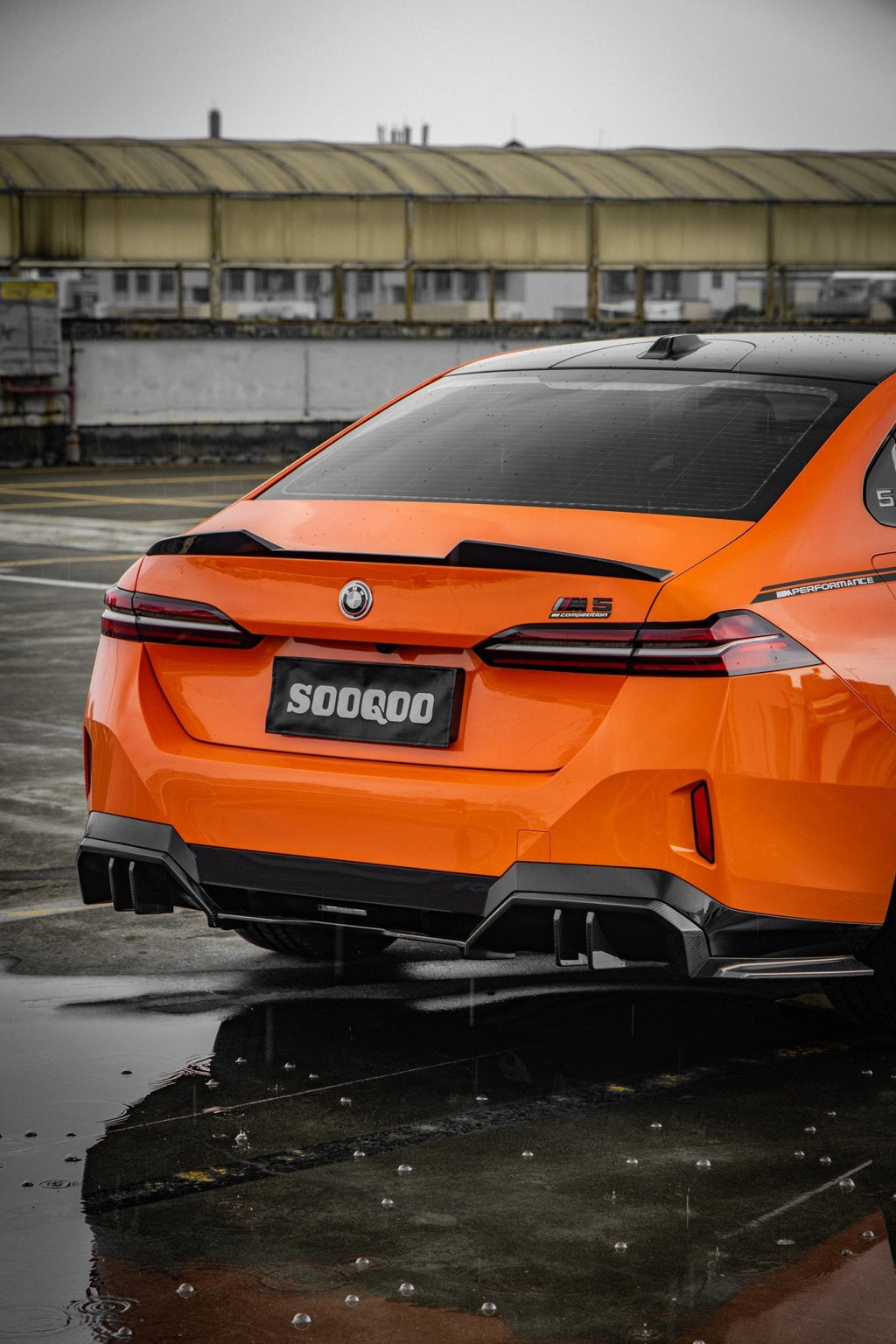 SOOQOO - BMW 5 SERIES G60 2023+ DRY CARBON FIBRE REAR DIFFUSER