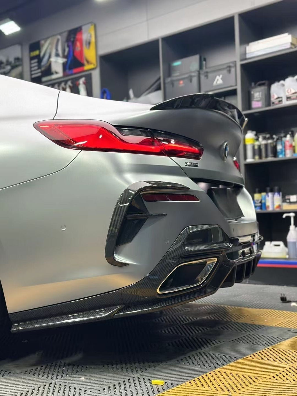SOOQOO - BMW 8 SERIES GRAN COUPE G16 CARBON FIBER REAR DIFFUSER