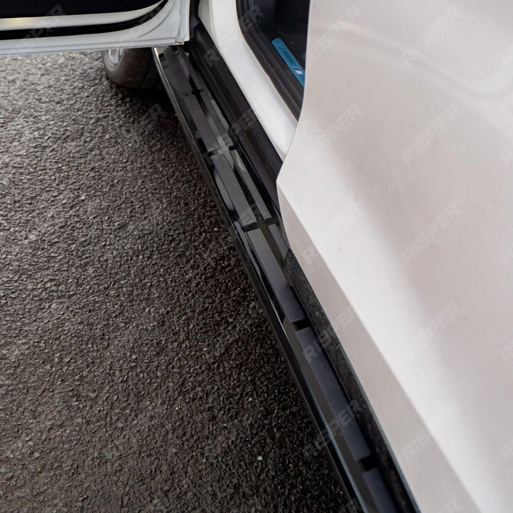 Steps Gloss Black For BMW X7 G07 Side