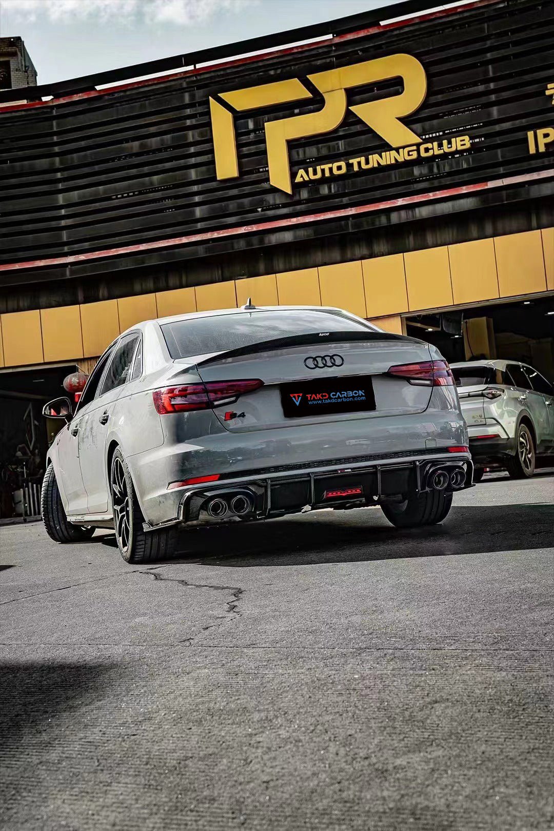 TAKD - AUDI A4 / S4 B9 CARBON FIBRE REAR DIFFUSER