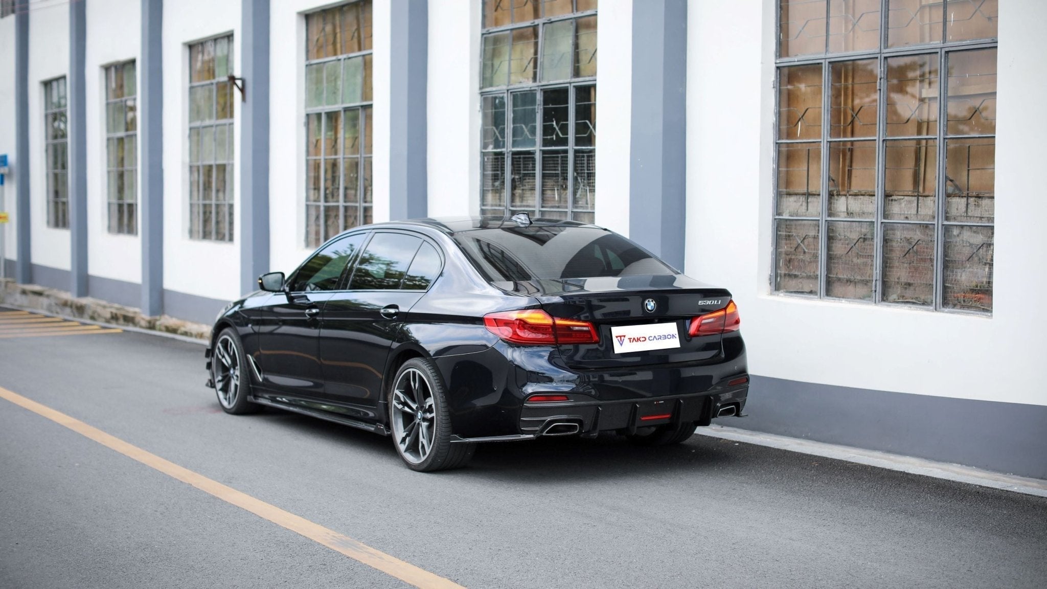TAKD – BMW 5 SERIES G30 PRE LCI CARBON REAR DIFFUSER + REAR SIDE SKIRTS
