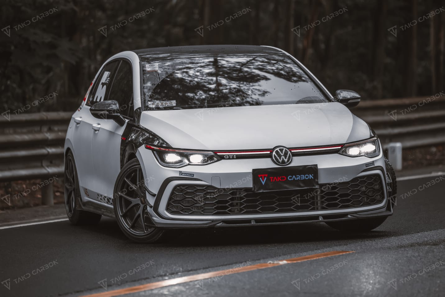 TAKD - VOLKSWAGEN GOLF MK8 GTI DRY CARBON FIBRE SIDE SKIRTS