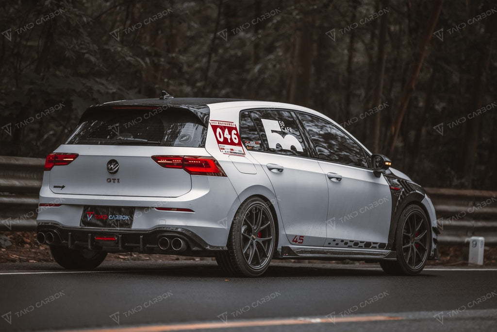 TAKD - VOLKSWAGEN GOLF MK8 GTI & R DRY CARBON FIBRE FENDERS