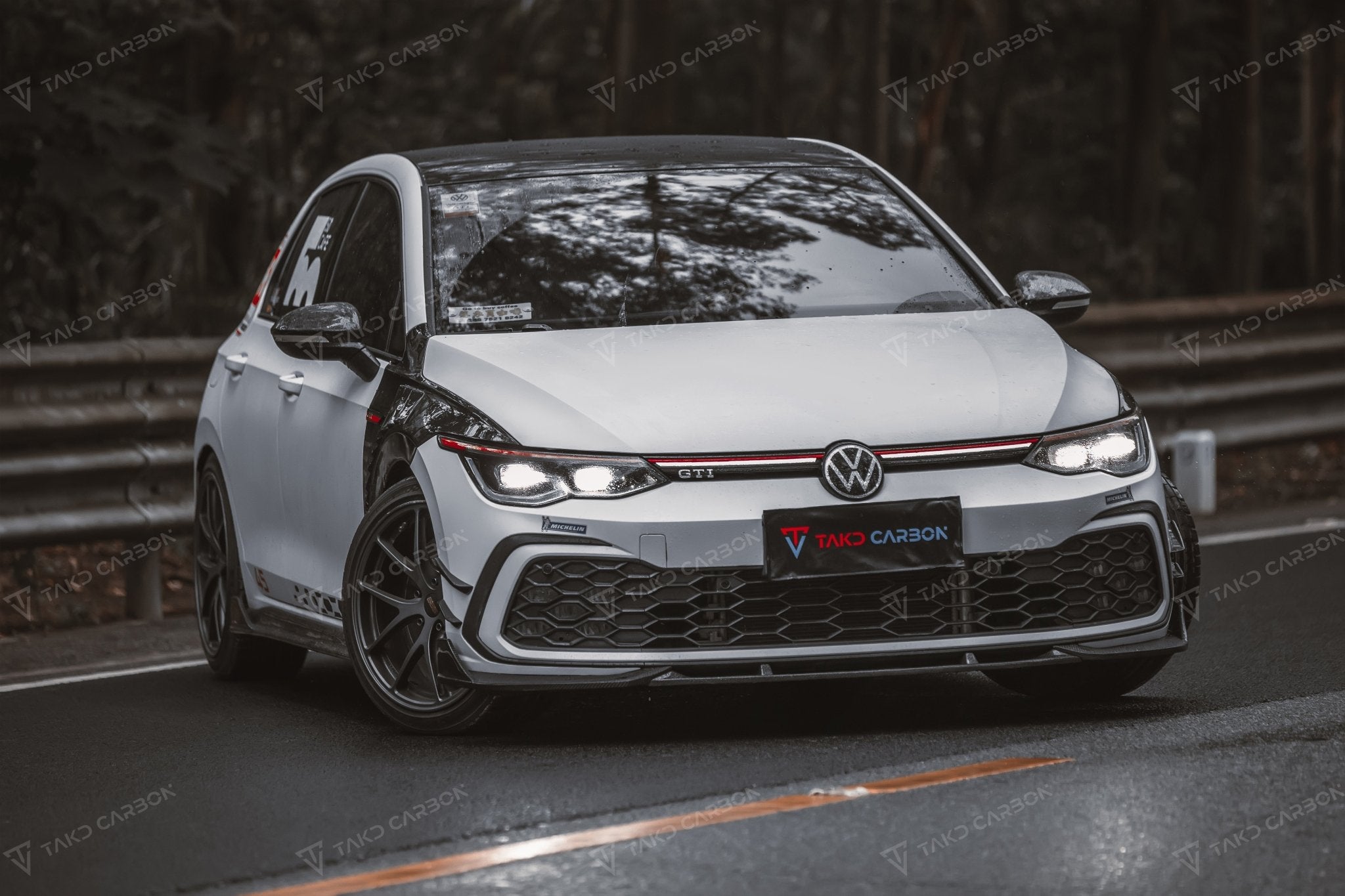 TAKD - VOLKSWAGEN GOLF MK8 GTI & R DRY CARBON FIBRE FENDERS