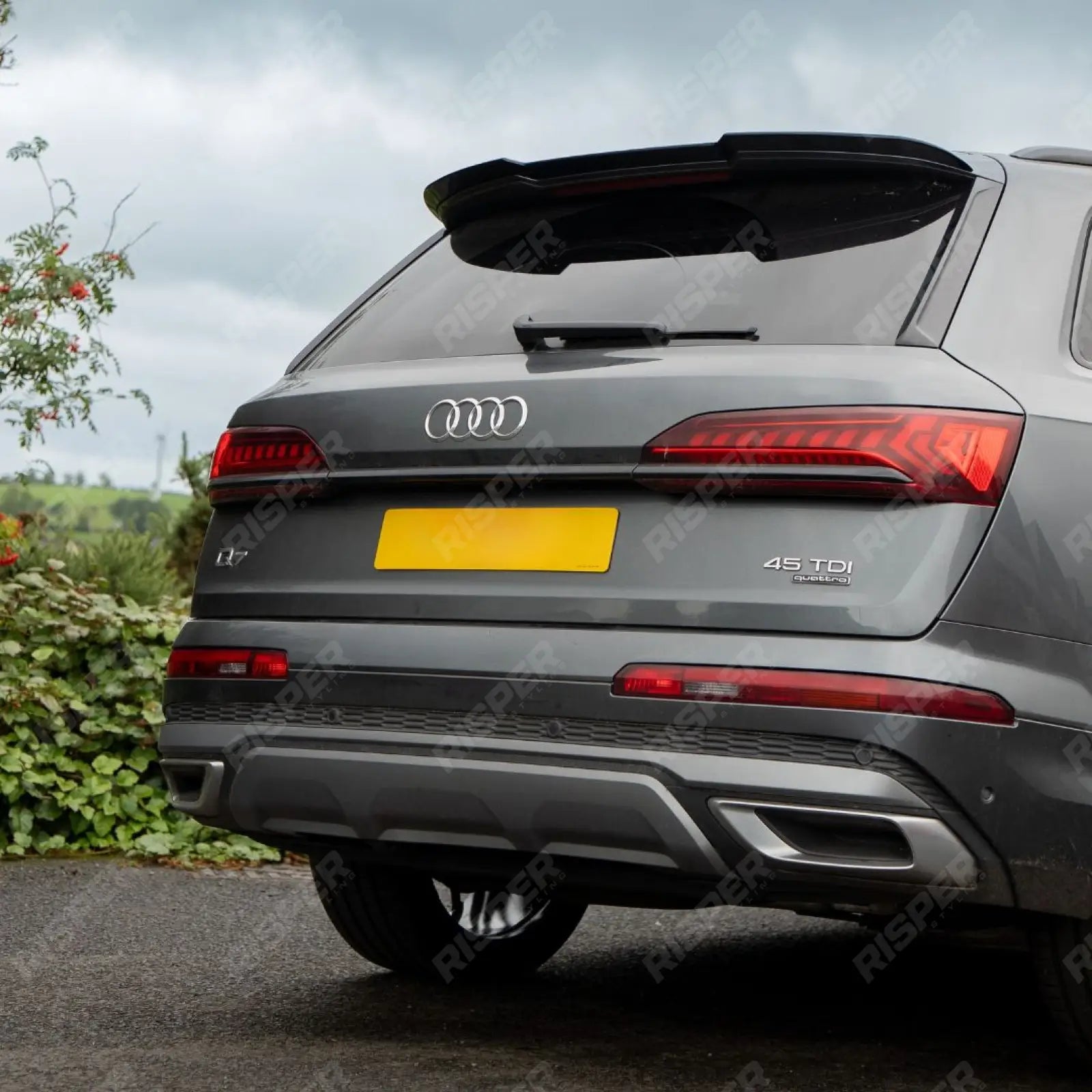 Upper Rear Spoiler in Gloss Black For Audi Q7 S-LINE 2016+