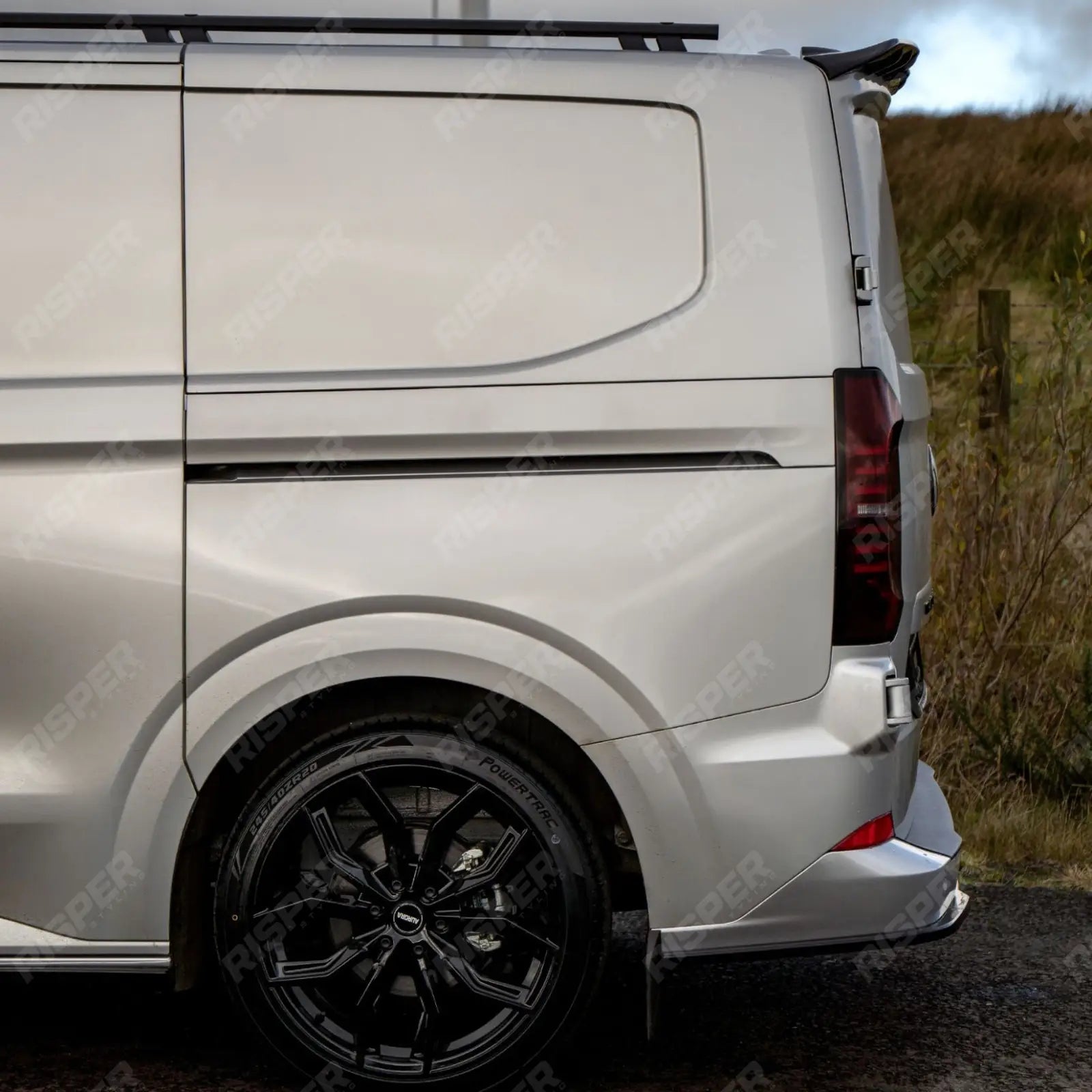 V1 Premium Aero Kit In Gloss Black For Volkswagen Transporter T7 SWB 2025 on