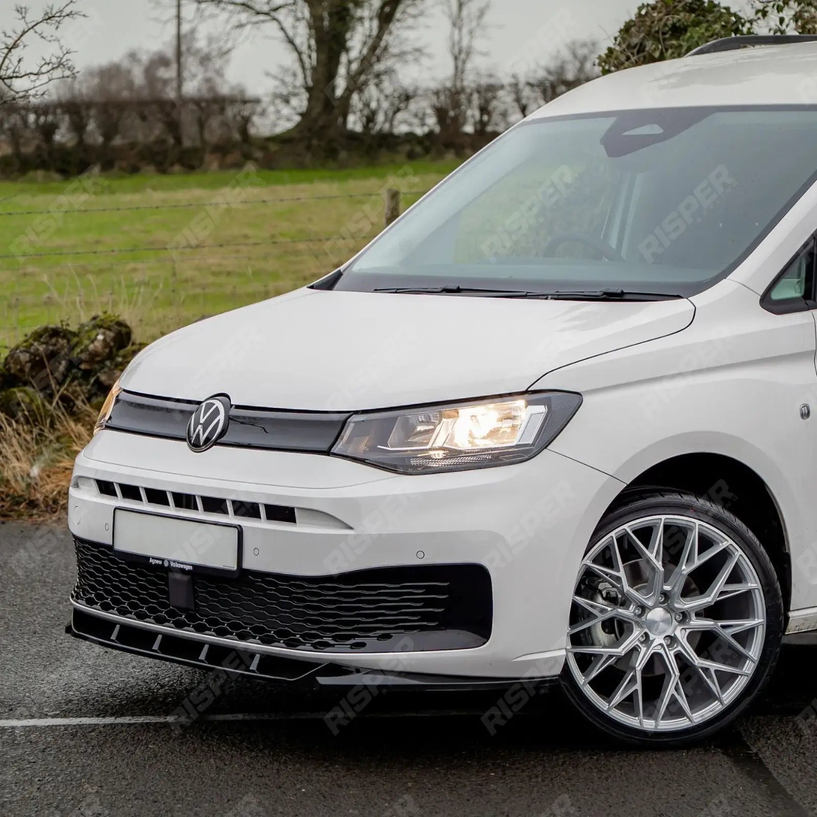 Body Kit In Gloss Black For Volkswagen Caddy MK5 2021+
