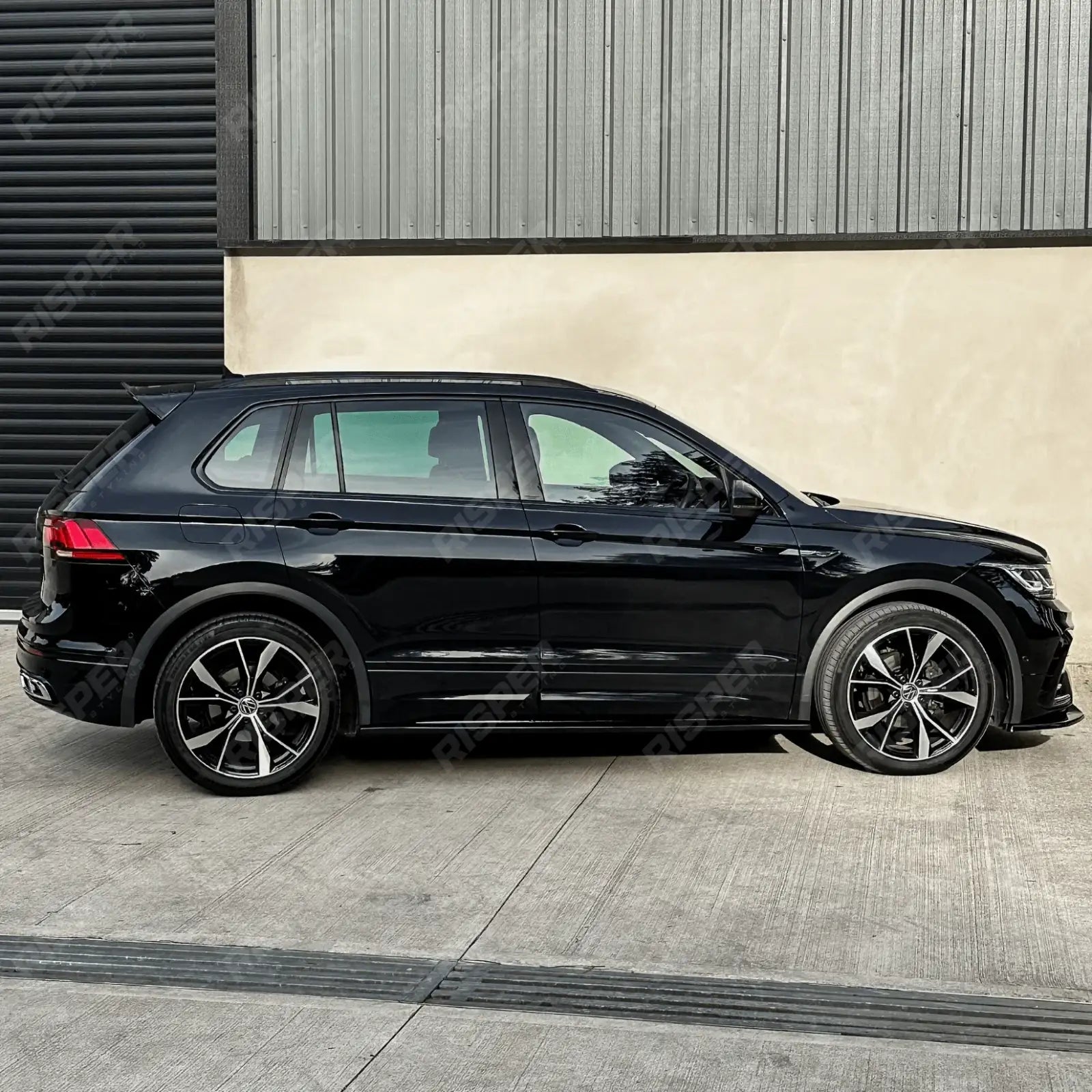 Aero Body Kit Gloss Black For Volkswagen Tiguan MK2 R / R-LINE 2020-2024