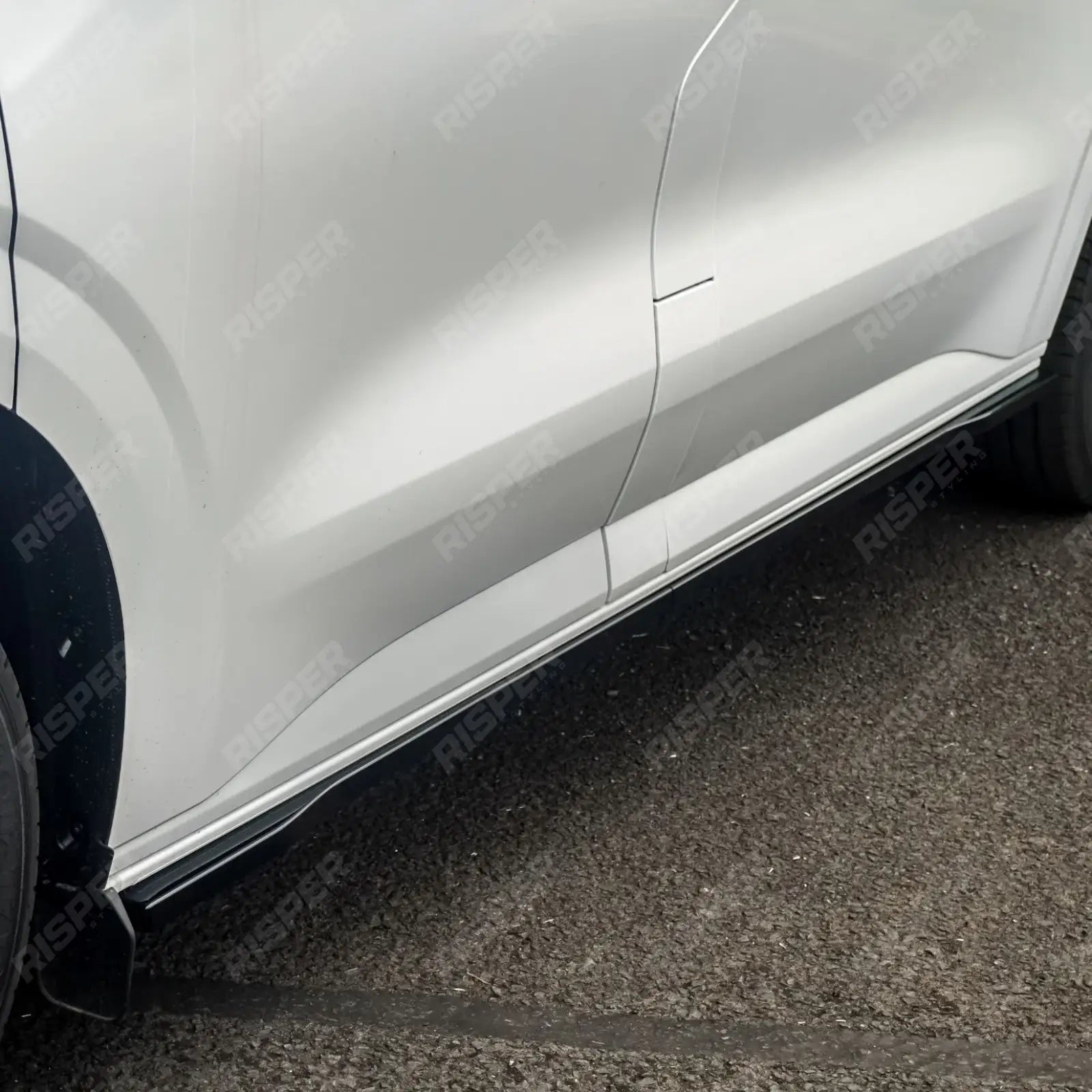 Volkswagen Transporter T7 2025+ LWB Side Skirt Splitters In Gloss Black