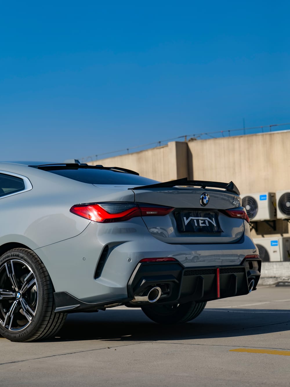 VTEN - BMW 4 SERIES G22 ABS GLOSS BLACK LED REAR DIFFUSER