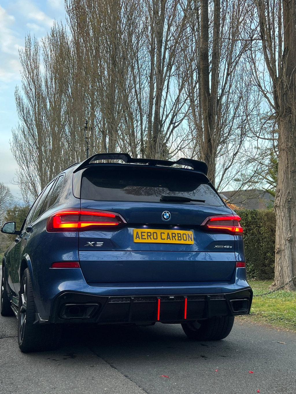VTEN - BMW X5 G05 GLOSS BLACK LED REAR DIFFUSER