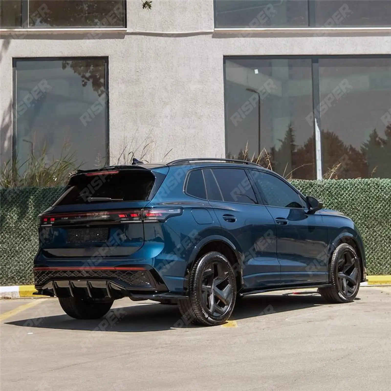 VW Tiguan MK3 2024 On Side Skirts In Gloss Black