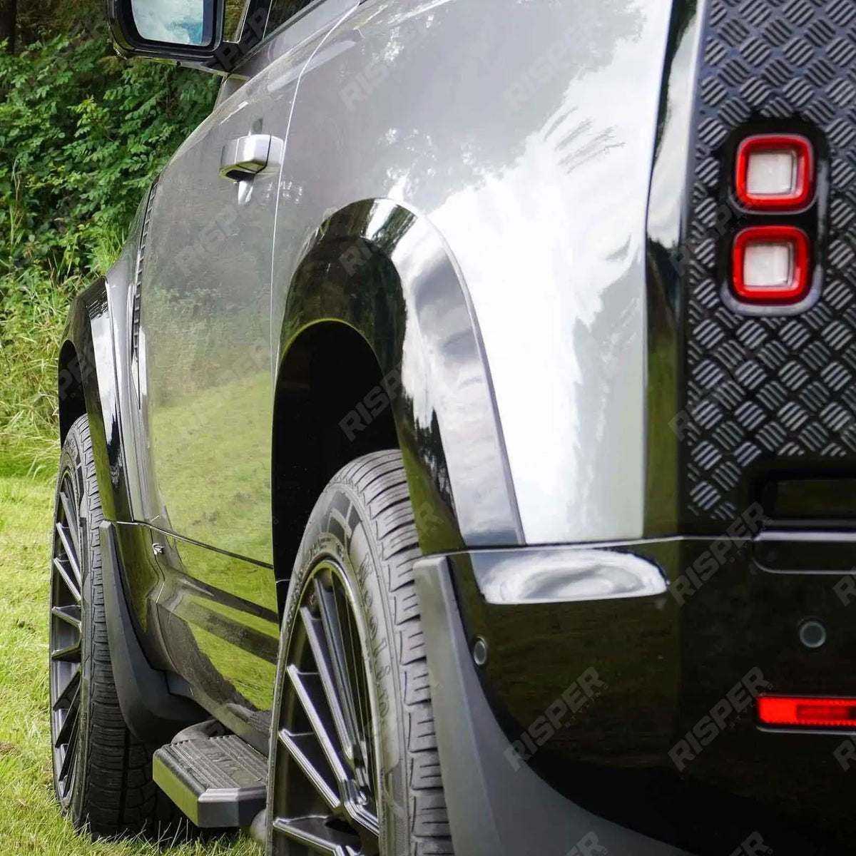 Wheel Arch Kit In Genuine Gloss Black For Land Rover Defender 90 2020