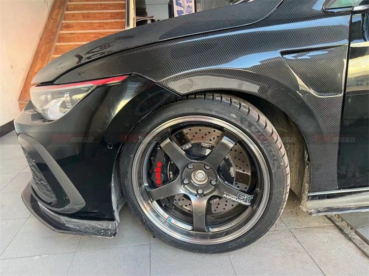 YISO - VOLKSWAGEN GOLF MK8 CARBON FIBRE FRONT FENDERS
