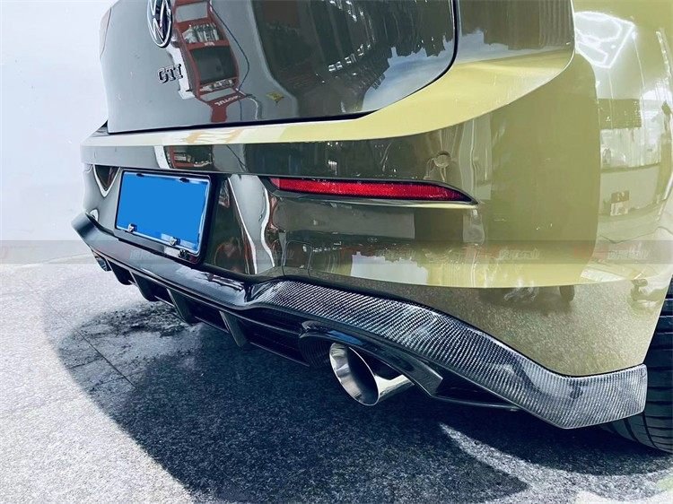 YISO - VOLKSWAGEN GOLF MK8 CARBON FIBRE REAR DIFFUSER