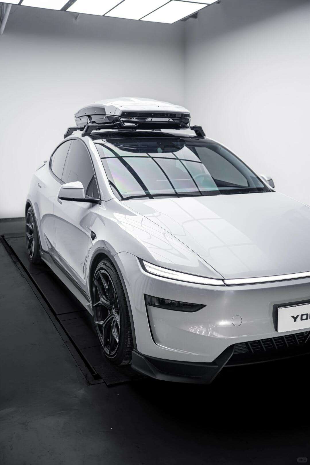 YOFER - TESLA MODEL Y JUNIPER REFRESH 2025+ FRP FRONT LIP