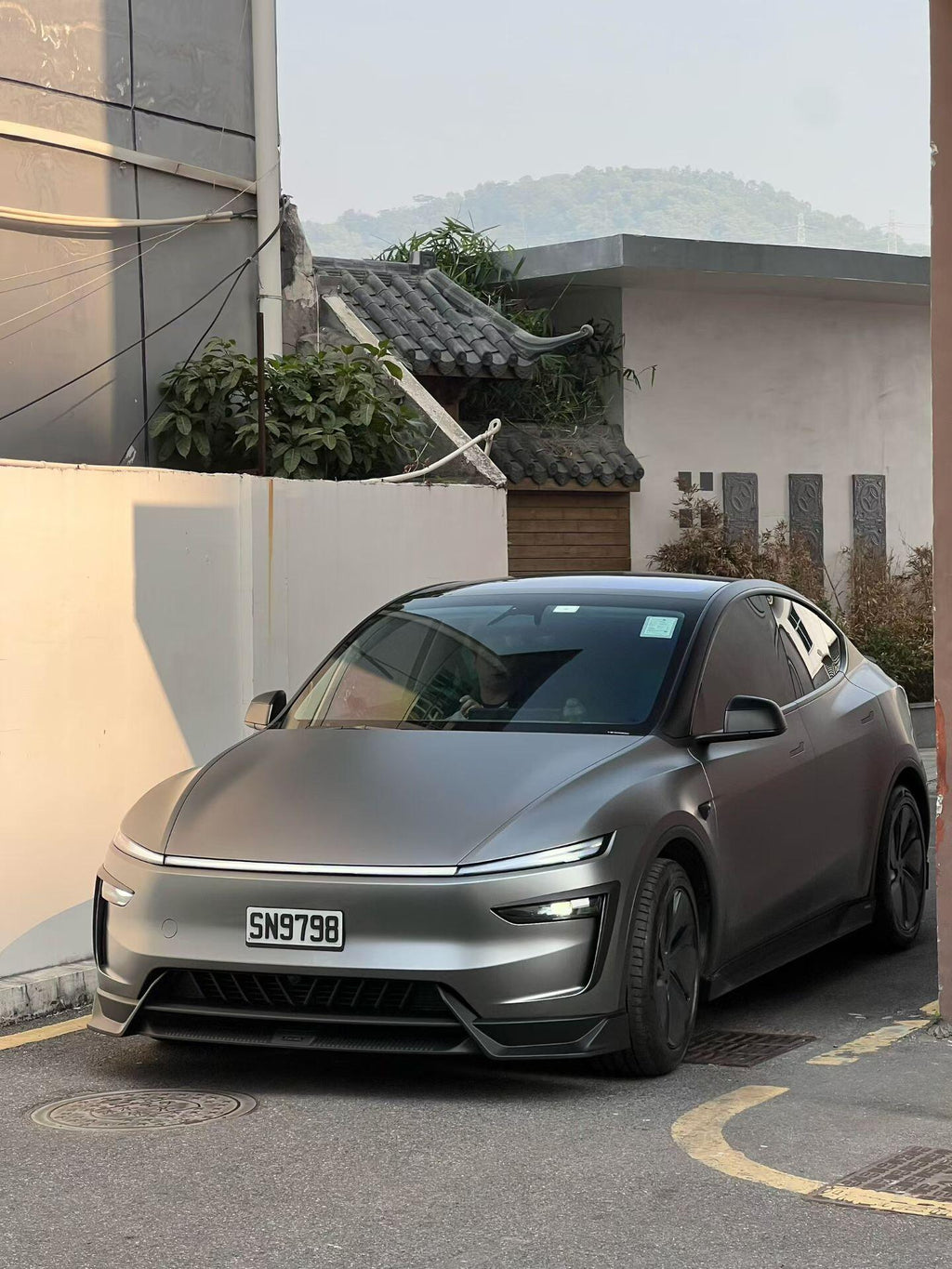YOFER - TESLA MODEL Y JUNIPER REFRESH 2025+ FRP FRONT LIP