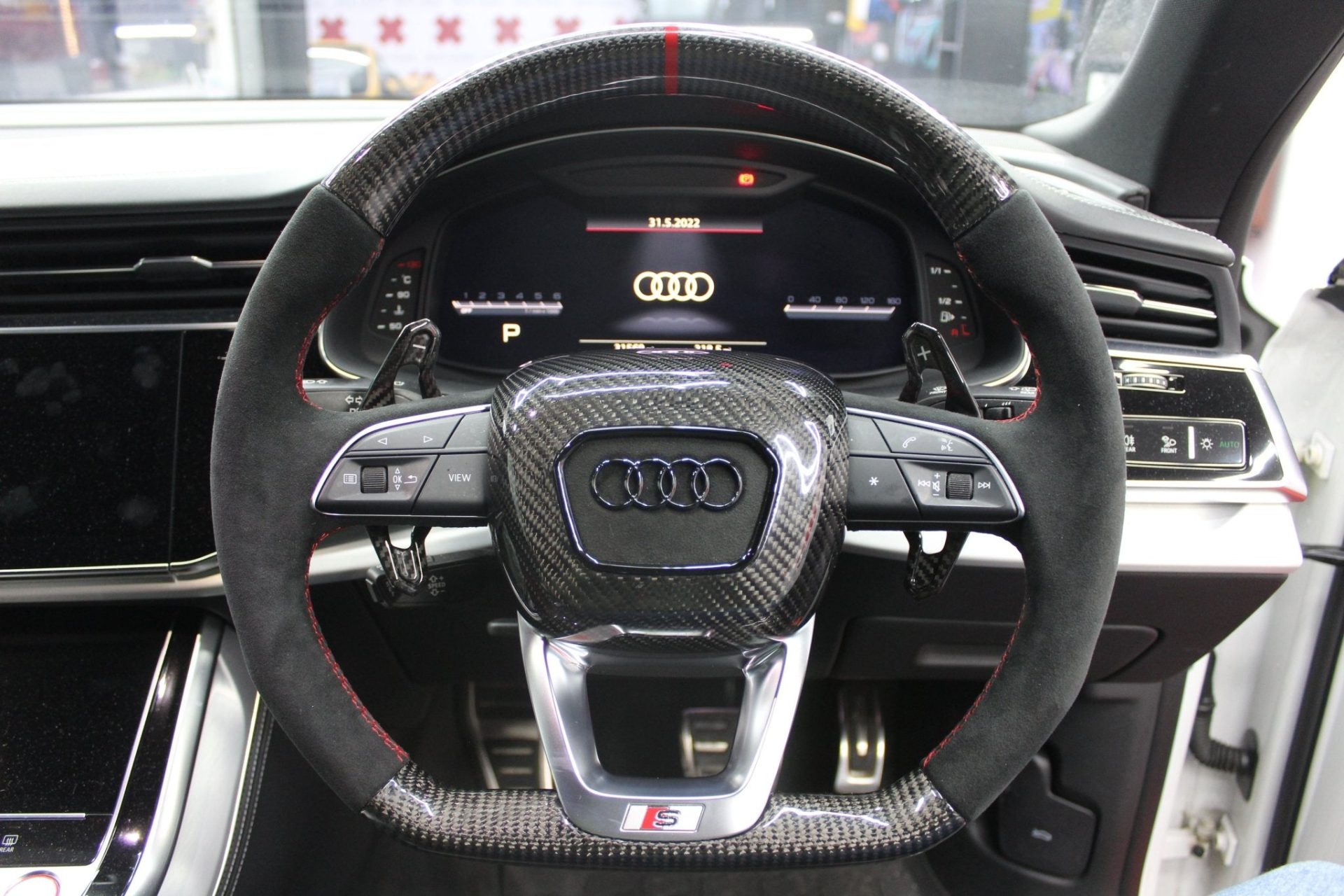 Audi Q8/SQ8/RSQ8 2019+ Custom Steering Wheel - Mod Central